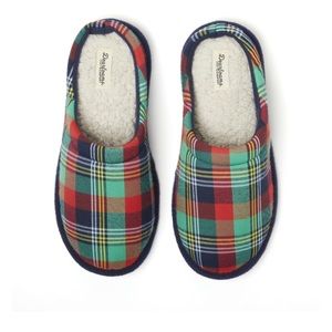 Dearfoams Family plaid  Matching Comfort Slippers, Size Men 3-4 / Women 5-6